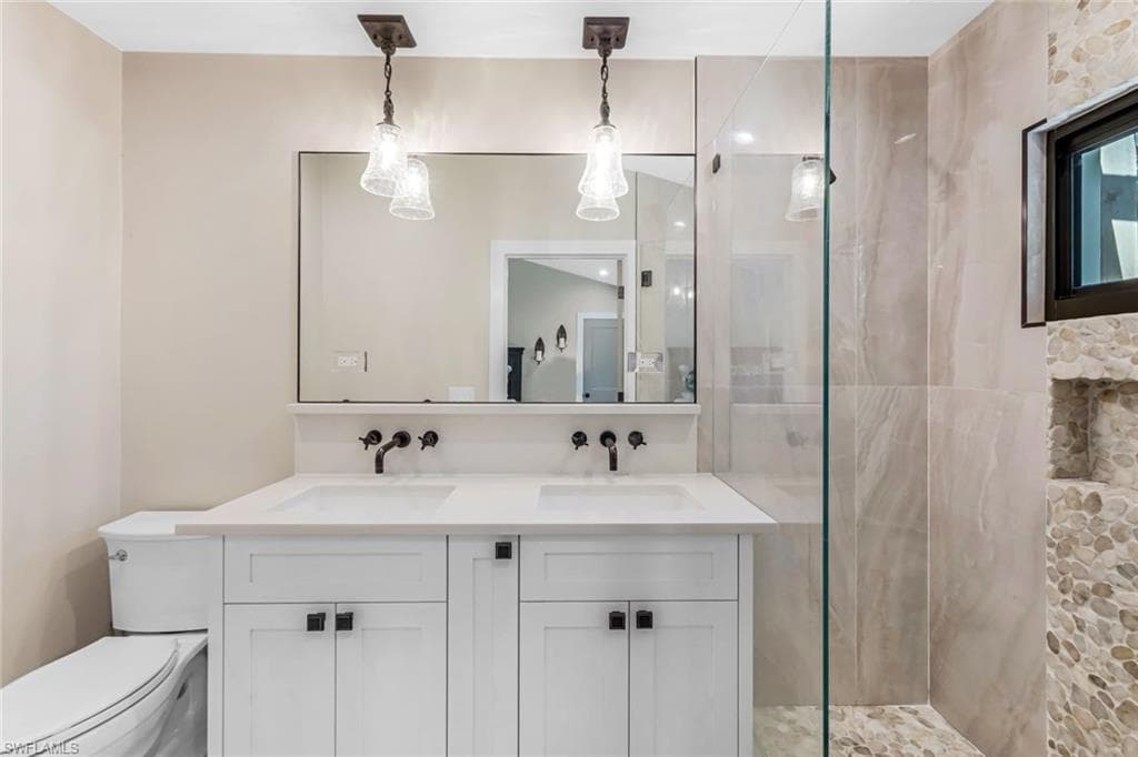 9856 Tonya CT, BONITA SPRINGS FL 34135-15