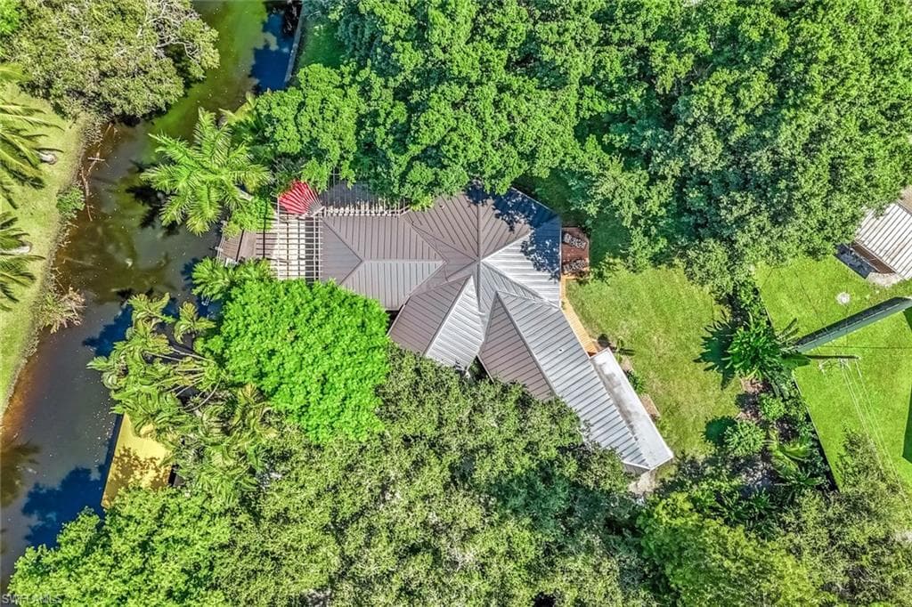 9856 Tonya CT, BONITA SPRINGS FL 34135-37