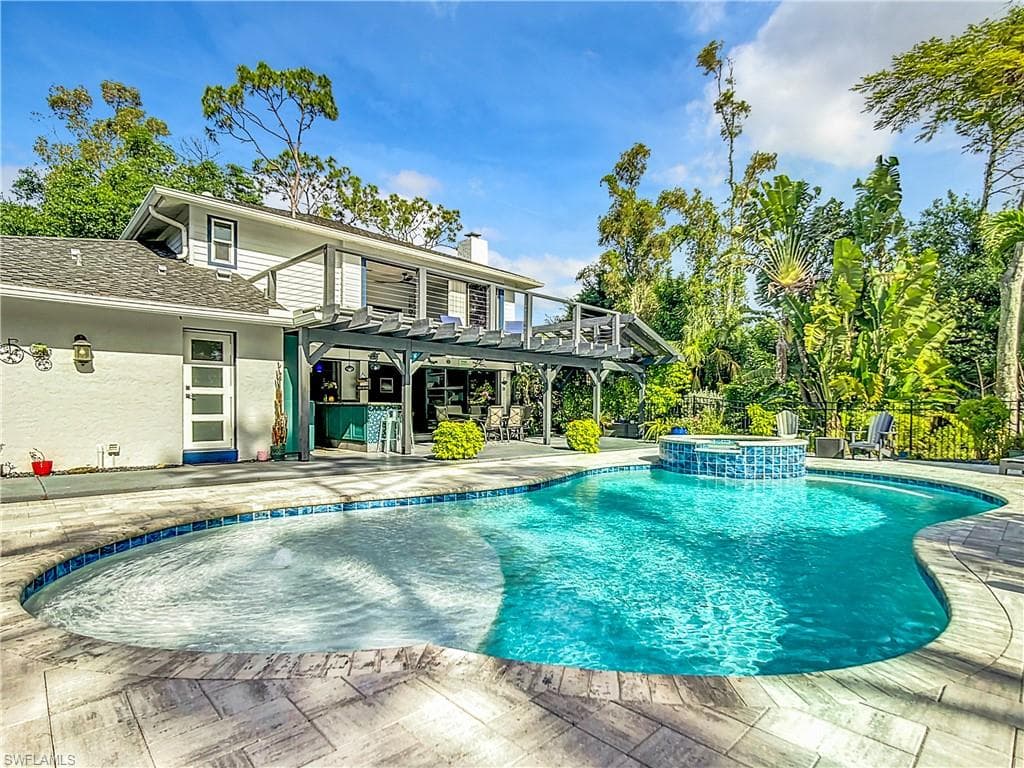 15711 Anderson LN, FORT MYERS FL 33912-35