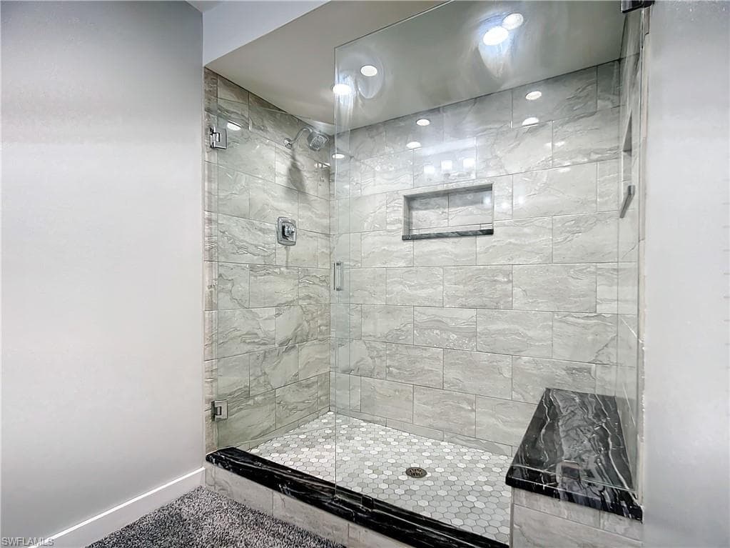 15711 Anderson LN, FORT MYERS FL 33912-13