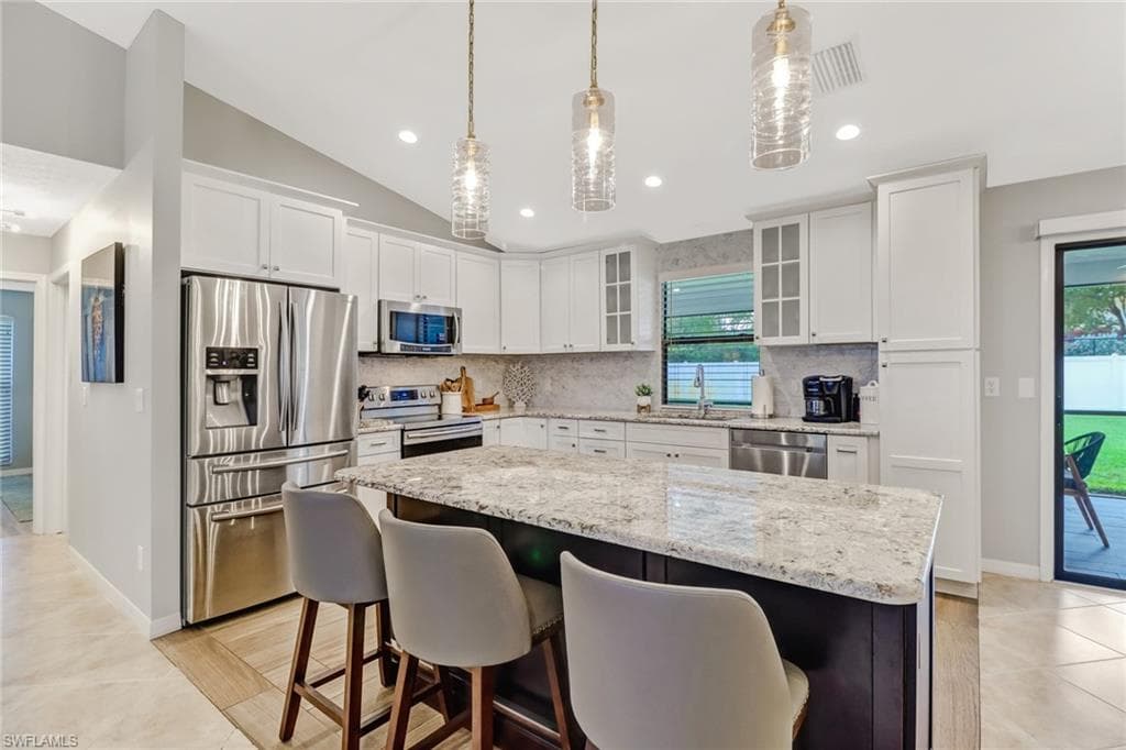 186 Wickliffe DR, NAPLES FL 34110-8