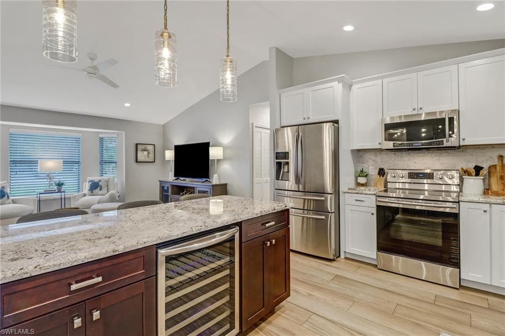 186 Wickliffe DR, NAPLES FL 34110-10