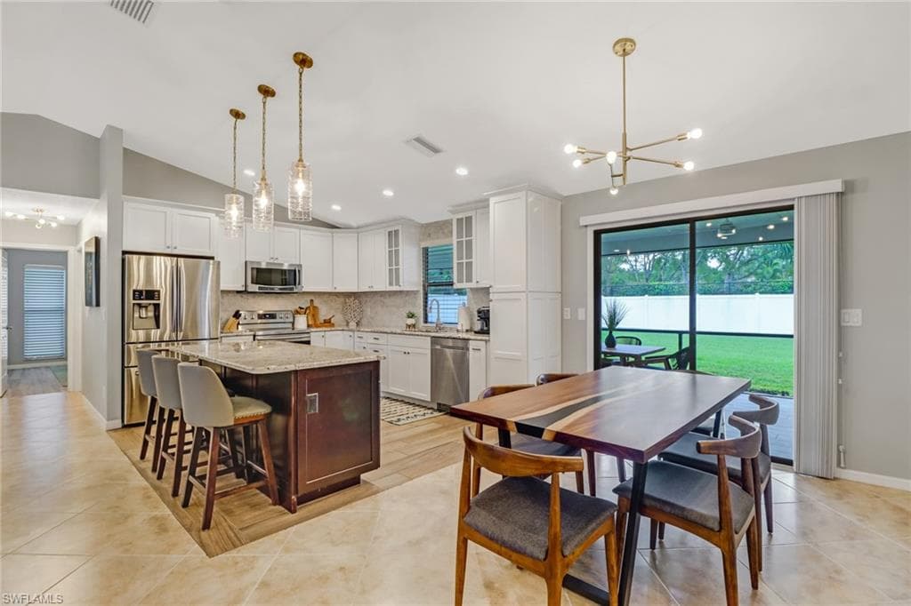 186 Wickliffe DR, NAPLES FL 34110-7