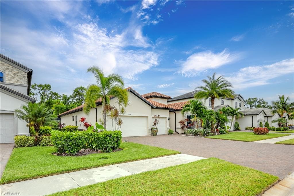 2098 Antigua LN, NAPLES FL 34120-2