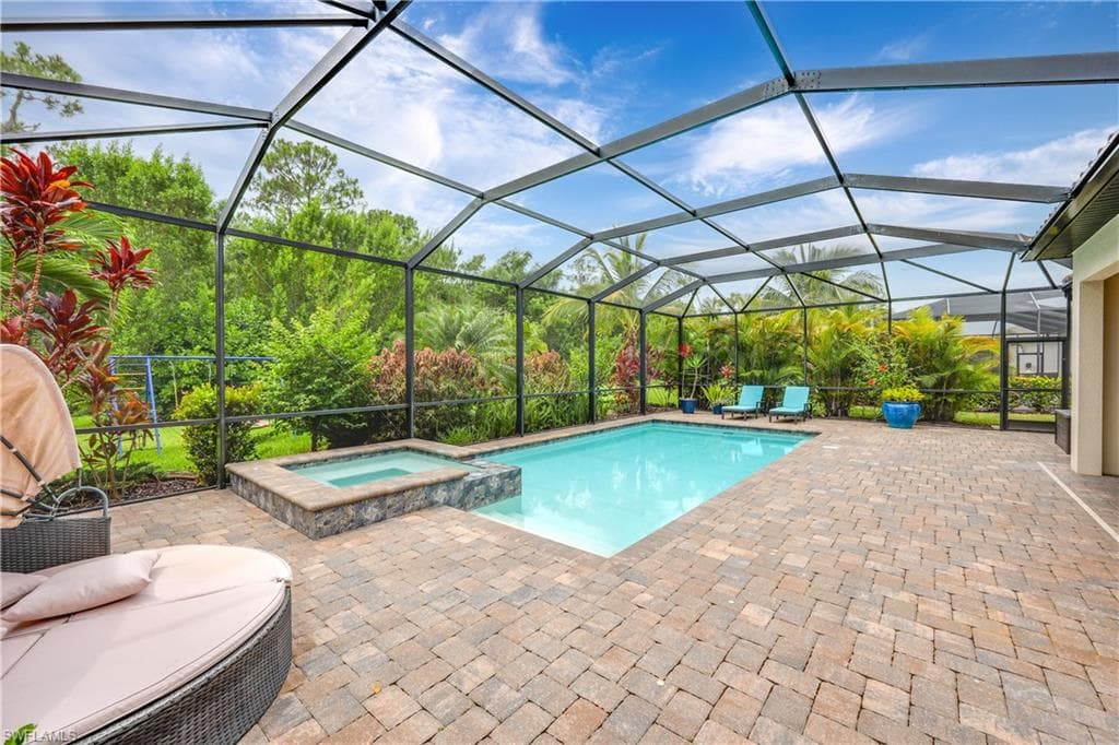 2098 Antigua LN, NAPLES FL 34120-28