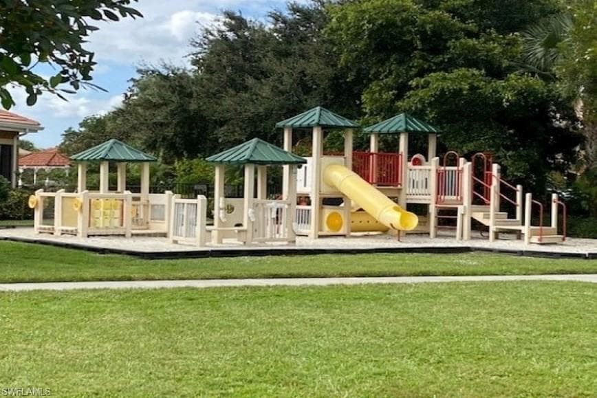 20171 Eagle Glen WAY, ESTERO FL 33928-32