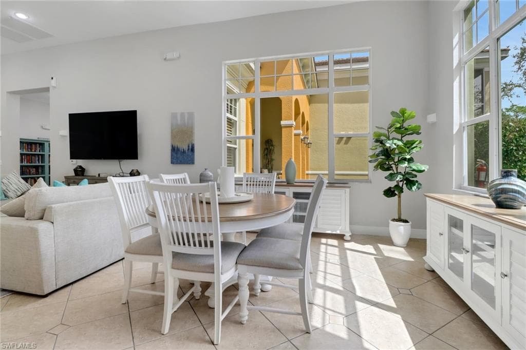 4500 Botanical Place CIR # 101, NAPLES FL 34112-34