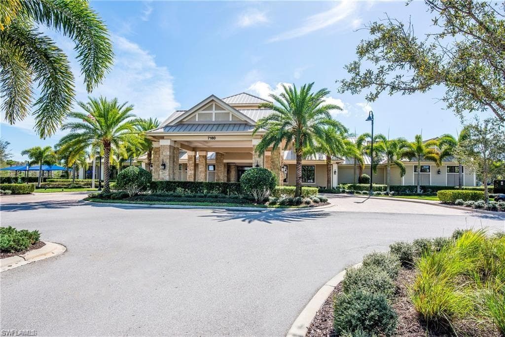 7567 Winding Cypress DR, NAPLES FL 34114-23