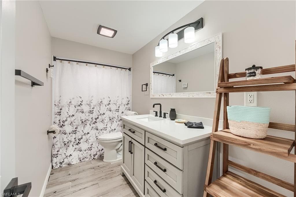 114 Lovers LN, FORT MYERS BEACH FL 33931-13