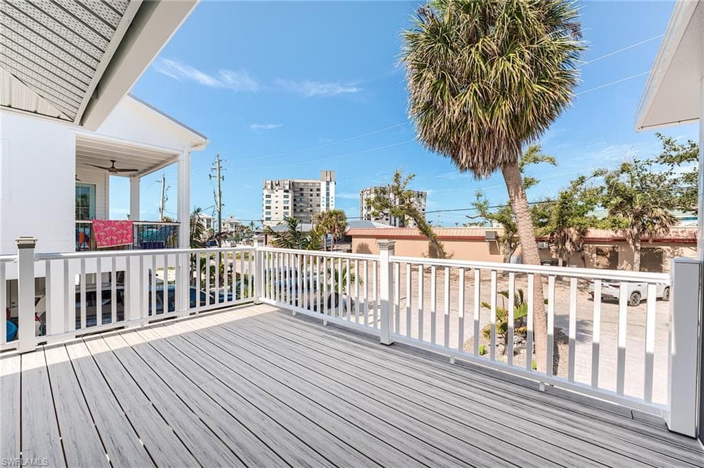 114 Lovers LN, FORT MYERS BEACH FL 33931-17