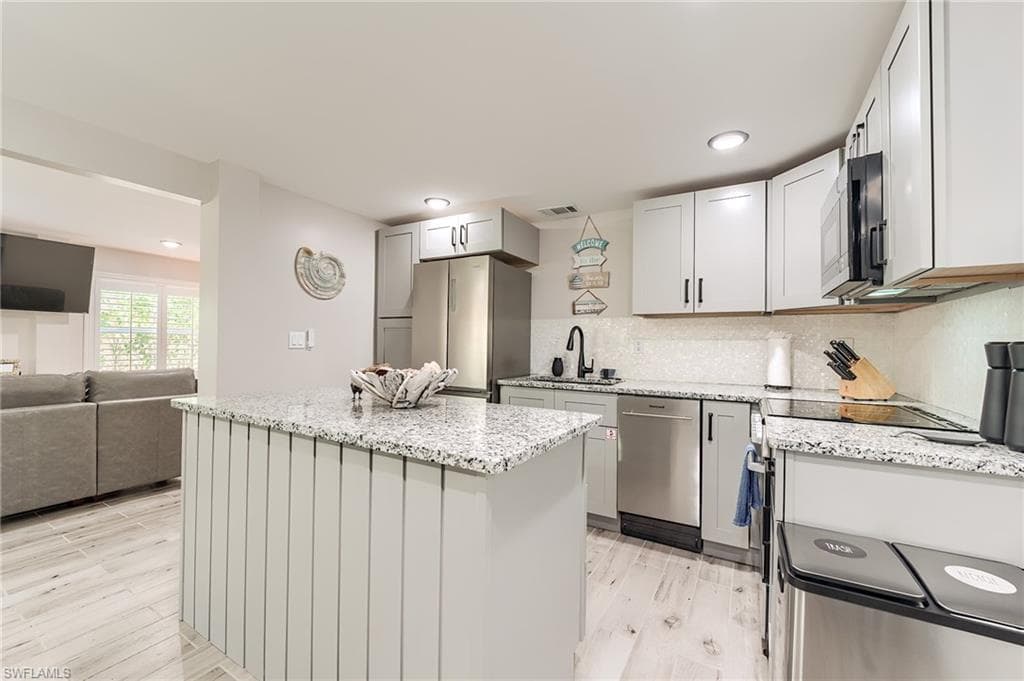 114 Lovers LN, FORT MYERS BEACH FL 33931-10