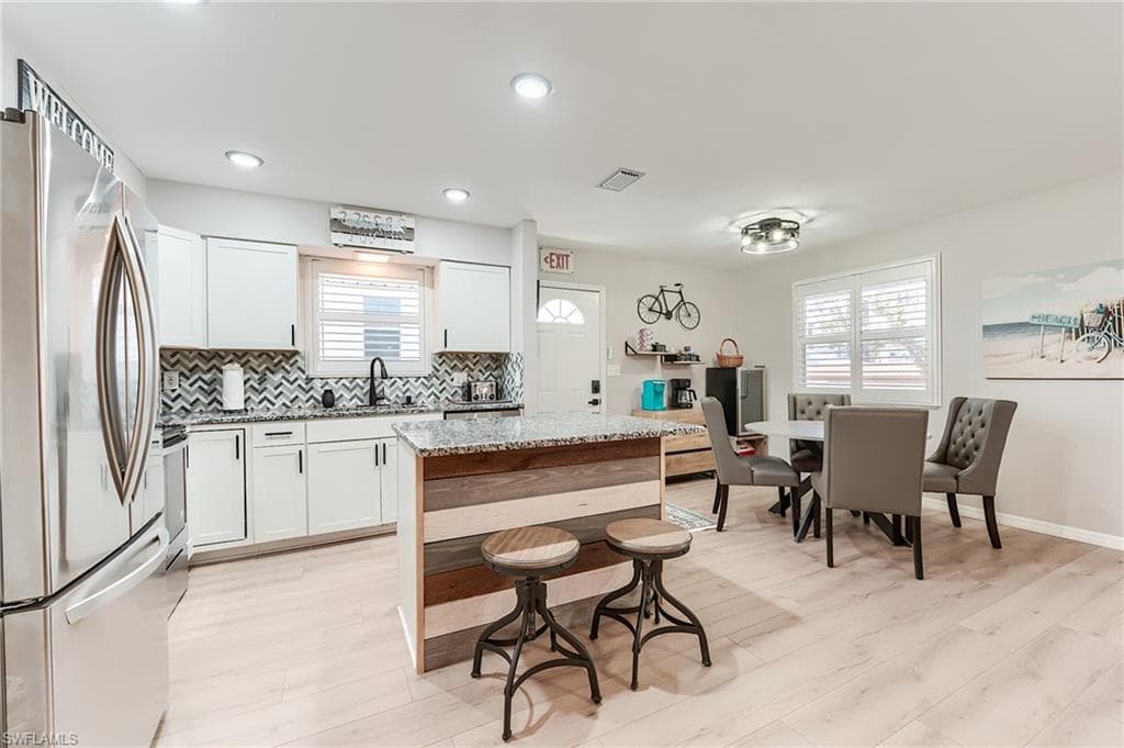 114 Lovers LN, FORT MYERS BEACH FL 33931-24