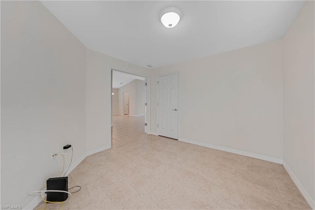 2457 Hopefield CT, CAPE CORAL FL 33991-15