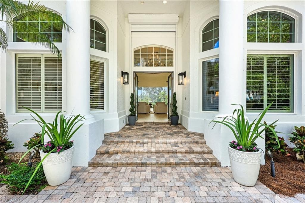 1483 Gormican LN, NAPLES FL 34110-7