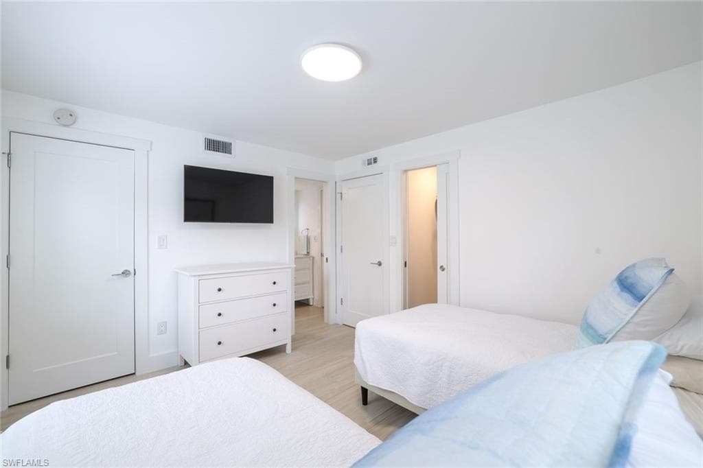 1155 Sandpiper ST # A7, NAPLES FL 34102-11