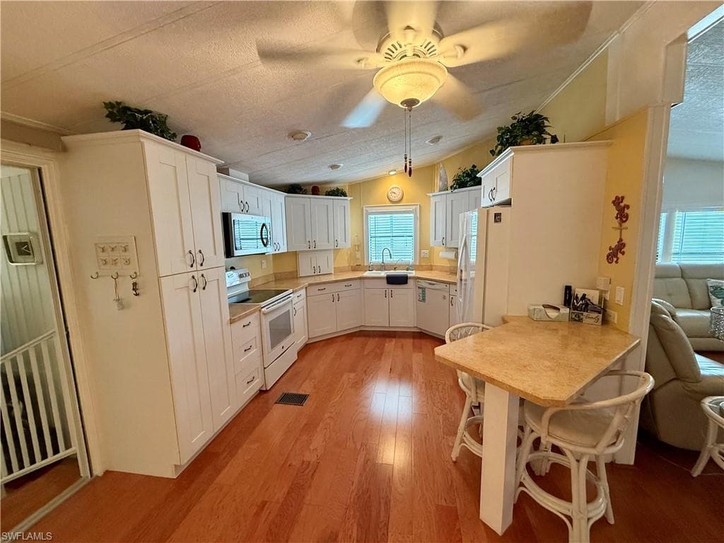 181 Sand DR # 181, NAPLES FL 34104-4