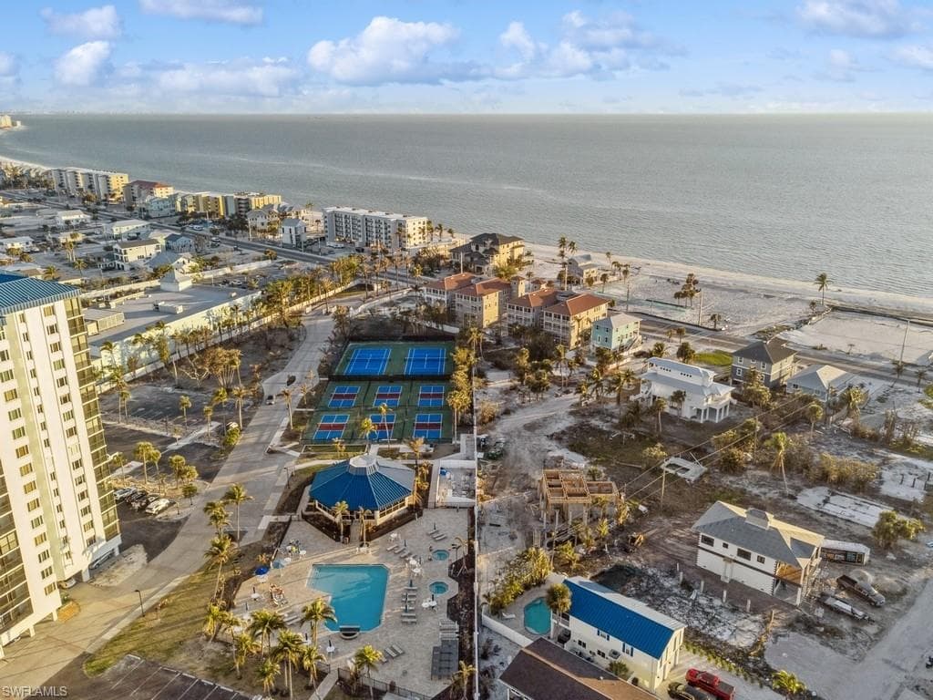4753 Estero BLVD 804-4