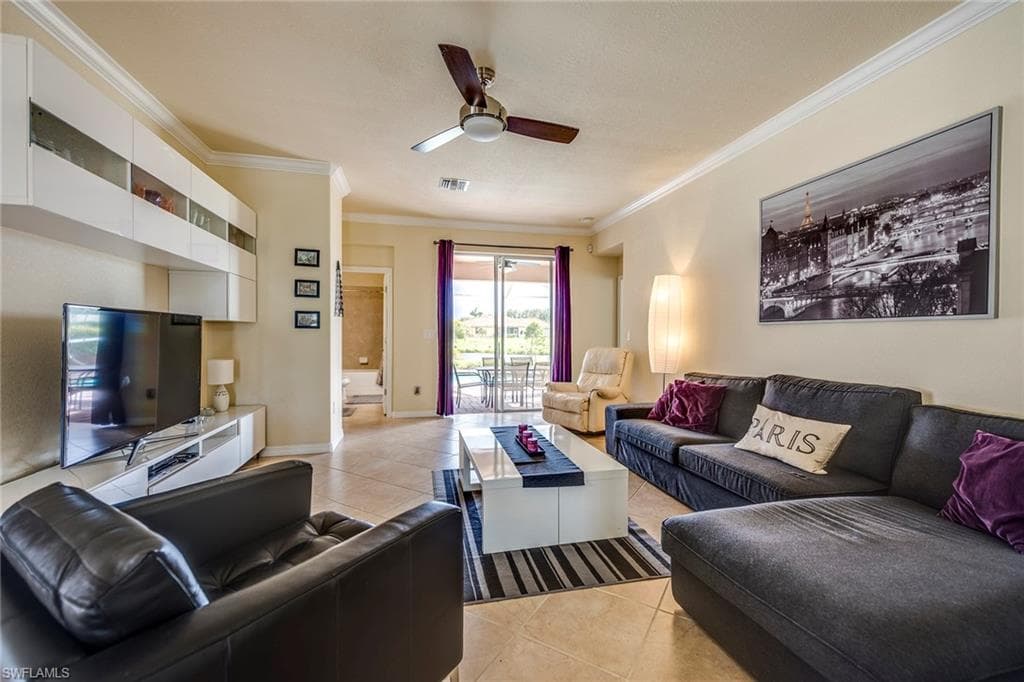 14796 Canton CT, NAPLES FL 34114-1