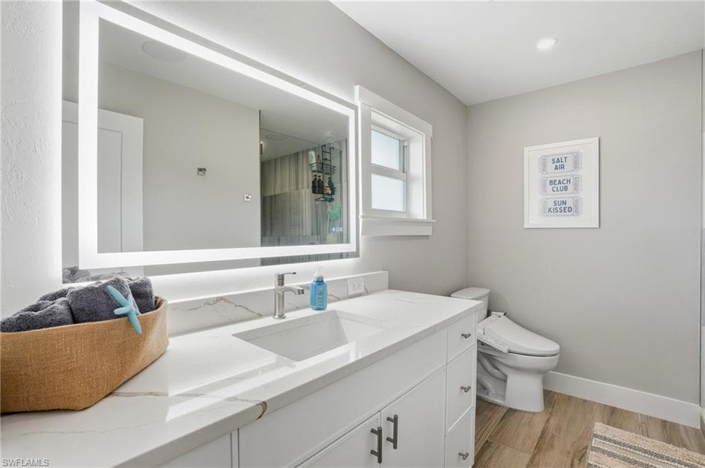 6163 Plumosa AVE, FORT MYERS FL 33908-25