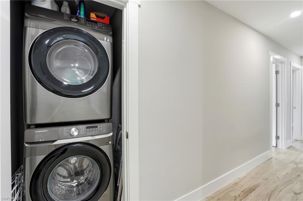 6163 Plumosa AVE, FORT MYERS FL 33908-31