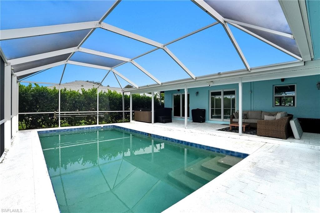 6163 Plumosa AVE, FORT MYERS FL 33908-37