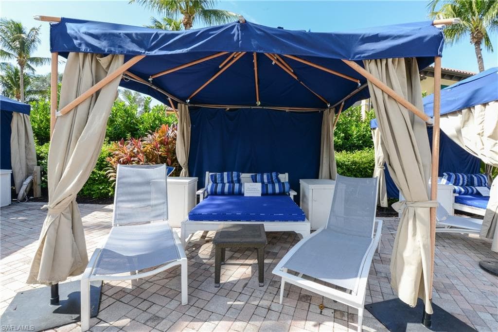 975 Sandpiper ST # A104, NAPLES FL 34102-25