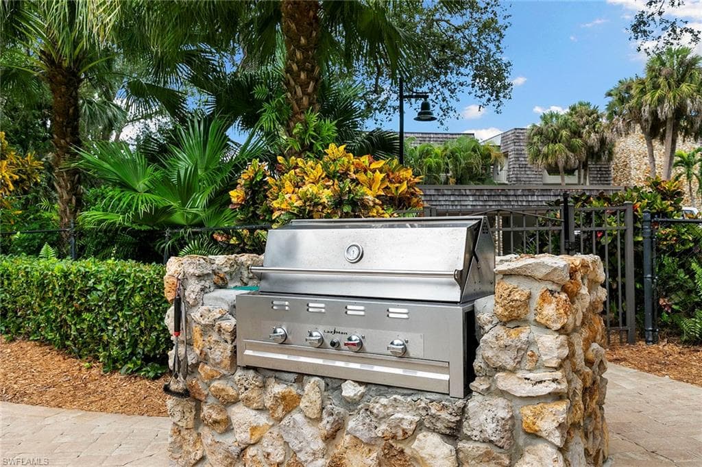 112 Wilderness DR # 123, NAPLES FL 34105-26