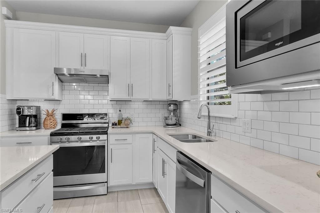 2191 Yellowfin CIR, NAPLES FL 34114-5