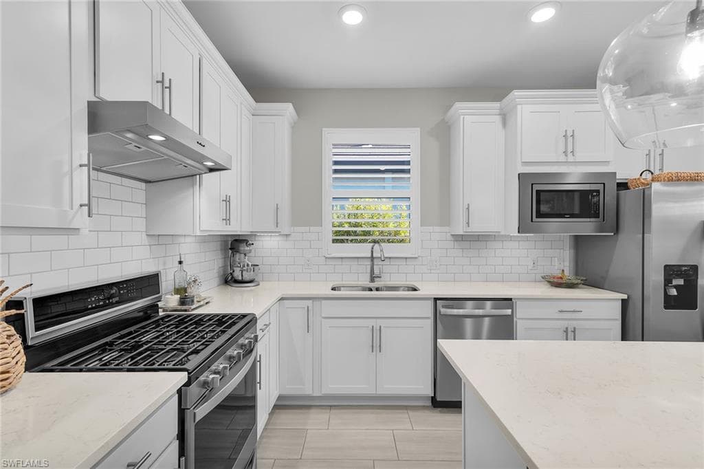 2191 Yellowfin CIR, NAPLES FL 34114-4