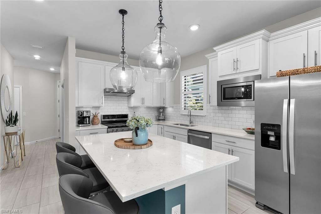 2191 Yellowfin CIR, NAPLES FL 34114-3