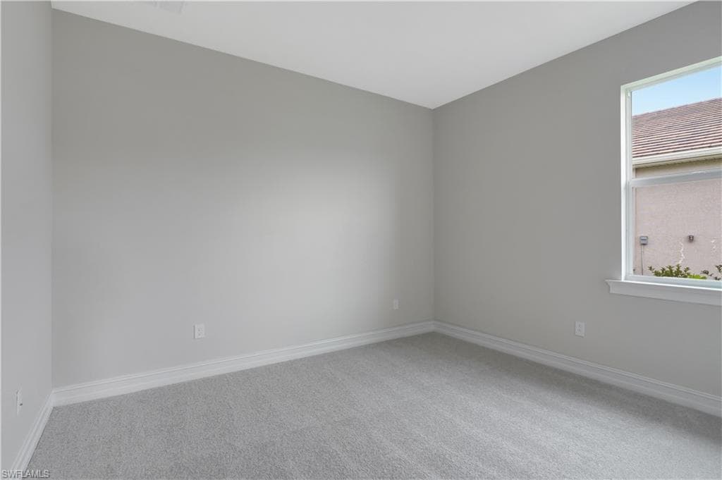 335 Tamarindo LN, NAPLES FL 34114-16