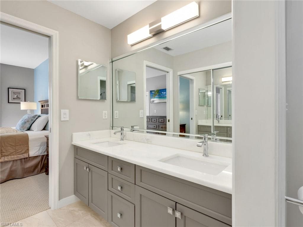 651 Wiggins Lake DR # 101, NAPLES FL 34110-25