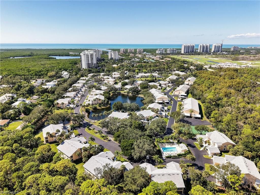 651 Wiggins Lake DR # 101, NAPLES FL 34110-32