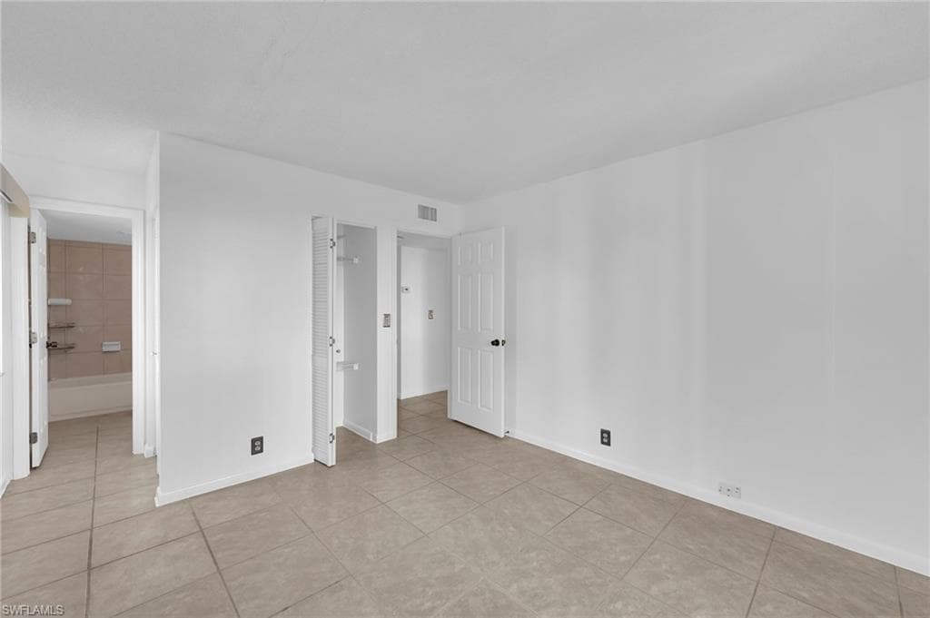 2875 Palm Beach BLVD # 205, FORT MYERS FL 33916-22