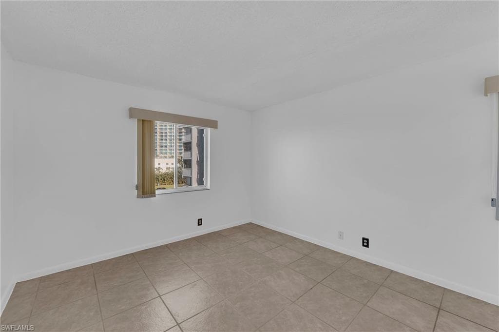 2875 Palm Beach BLVD # 205, FORT MYERS FL 33916-21