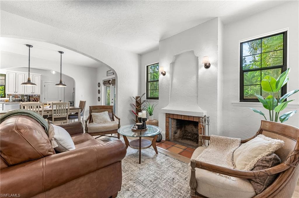 2408 Euclid AVE, FORT MYERS FL 33901-9