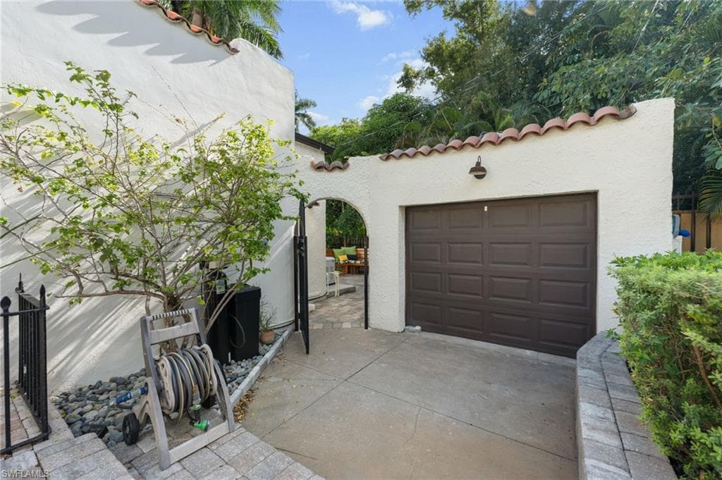 2408 Euclid AVE, FORT MYERS FL 33901-32