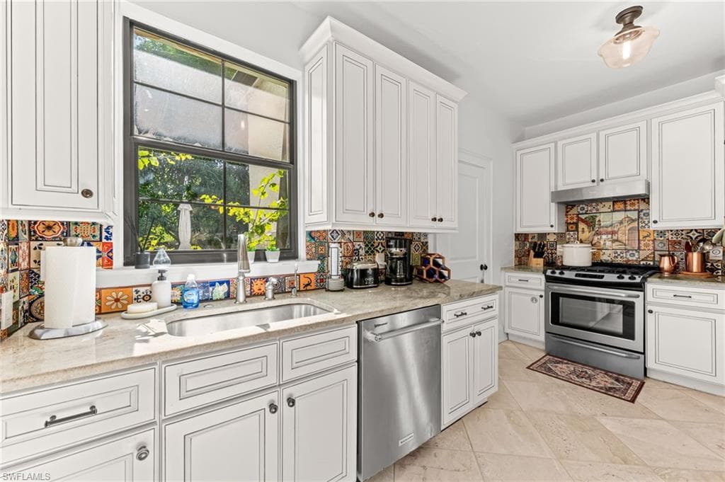 2408 Euclid AVE, FORT MYERS FL 33901-17