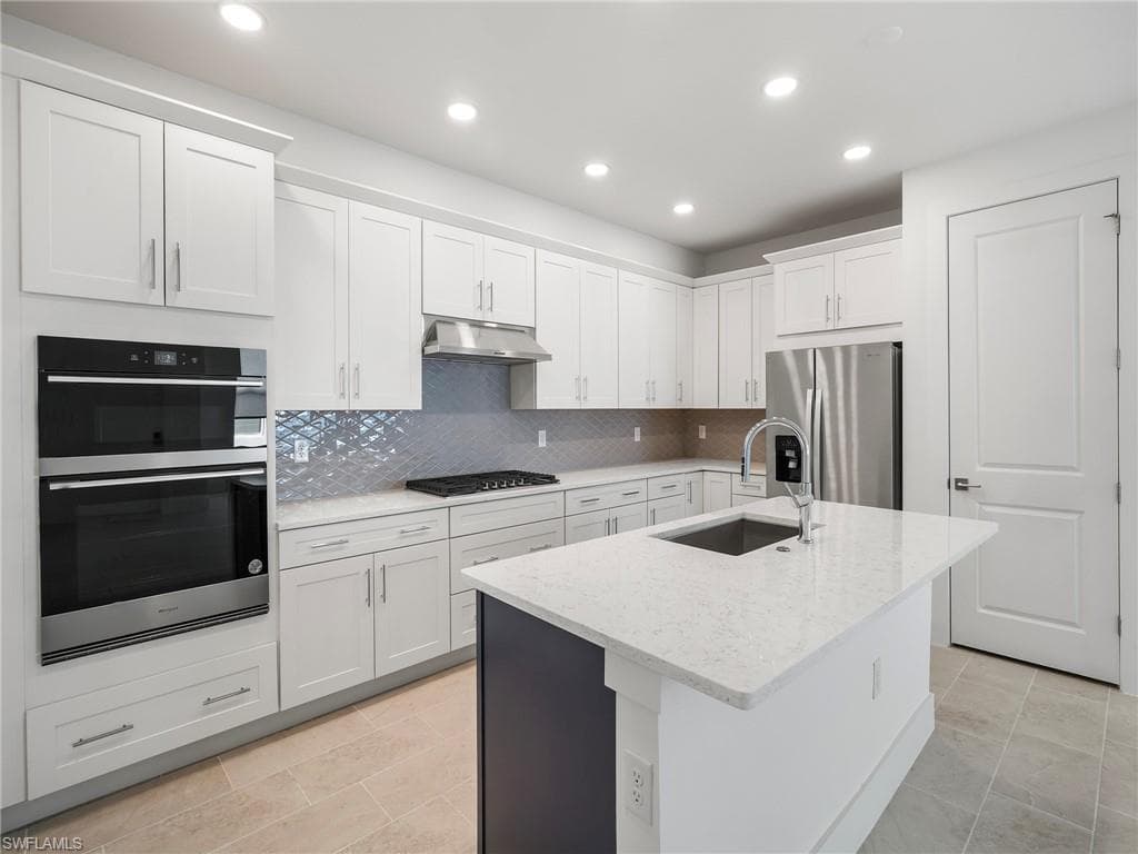 8937 Oceana WAY, NAPLES FL 34114-2