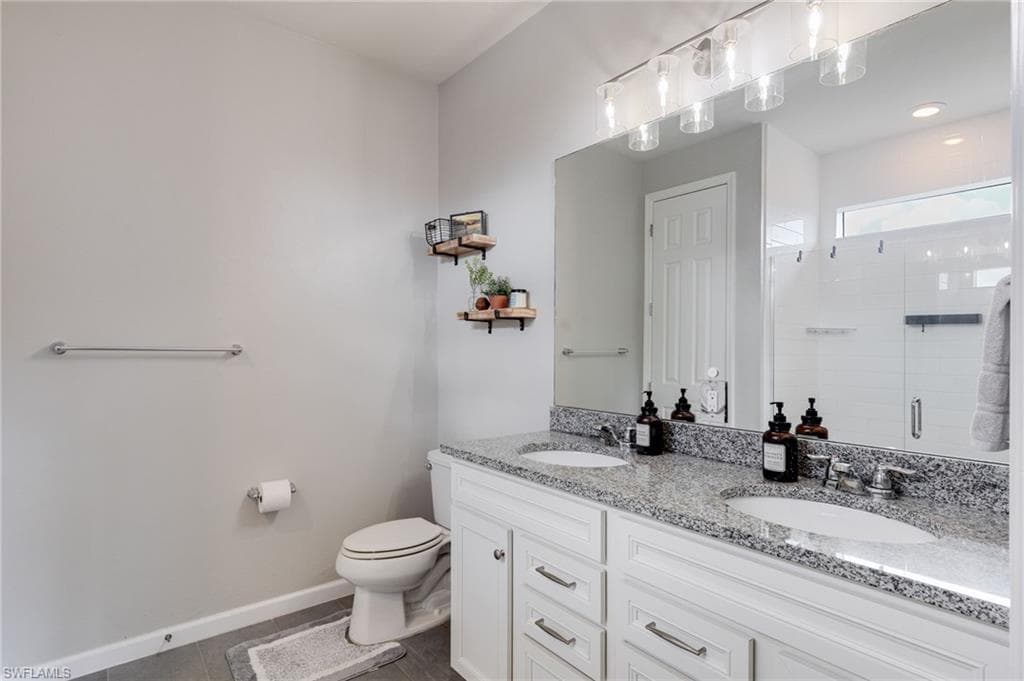 16000 Palmetto Prairie DR, ALVA FL 33920-9