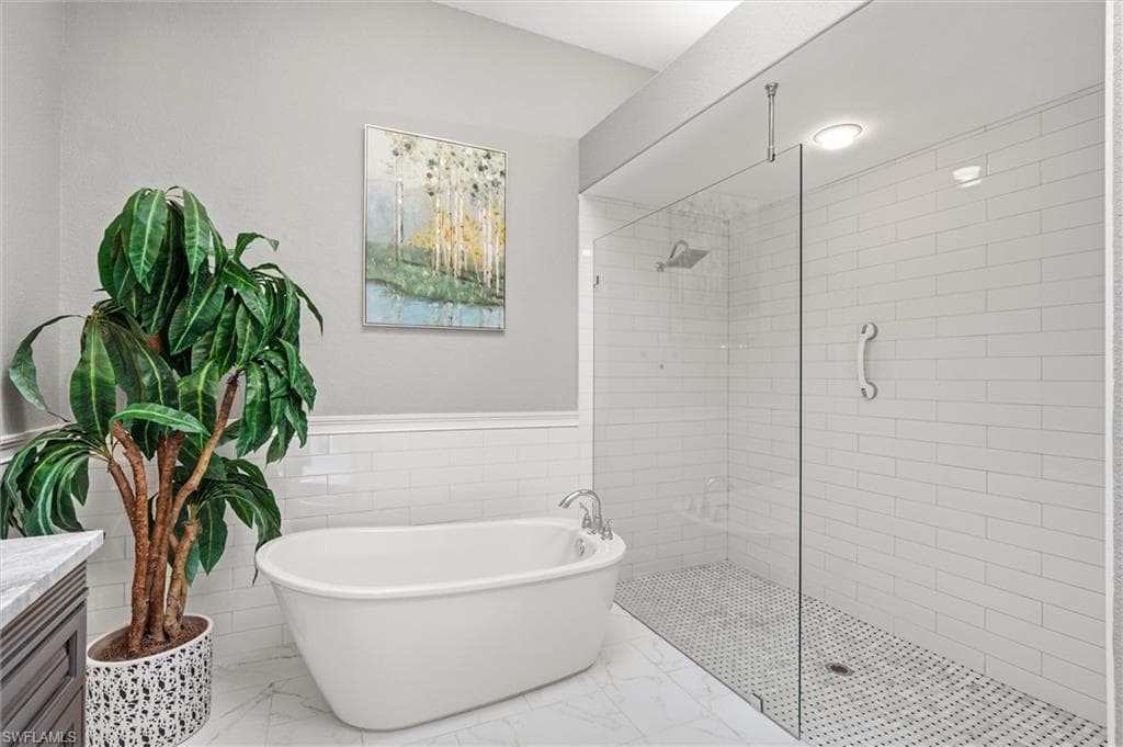 3033 Olde Cove WAY, NAPLES FL 34119-26