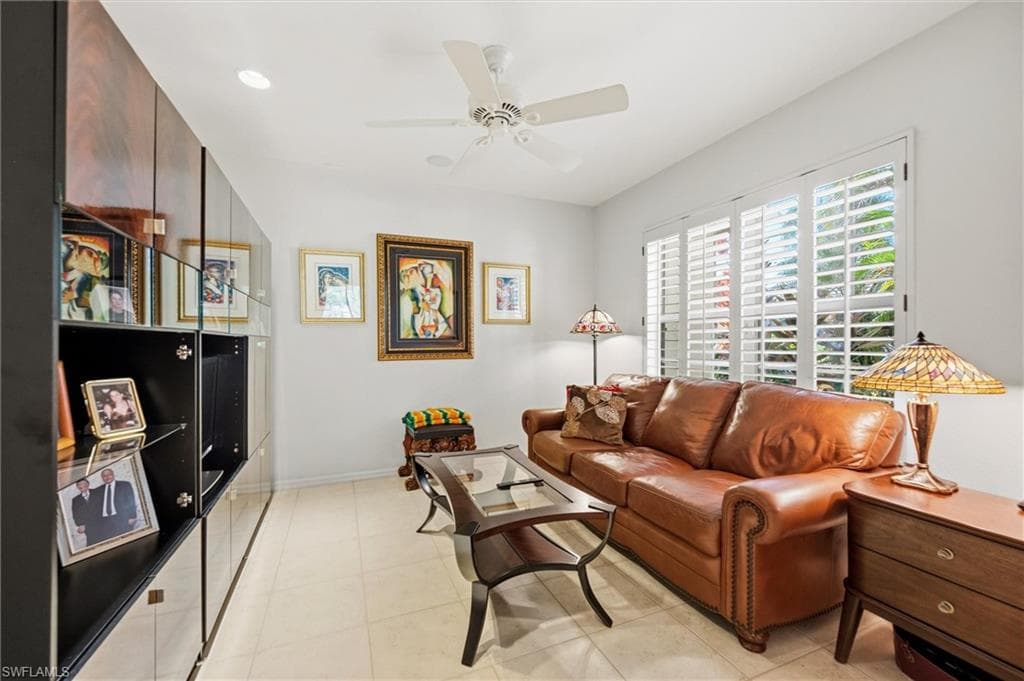 3033 Olde Cove WAY, NAPLES FL 34119-33