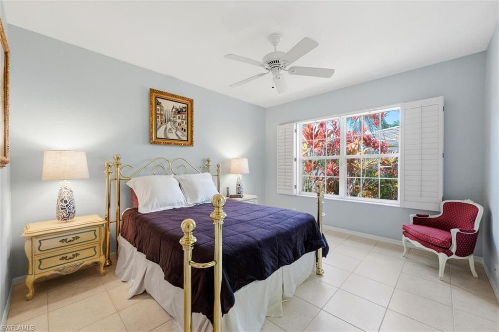 3033 Olde Cove WAY, NAPLES FL 34119-28