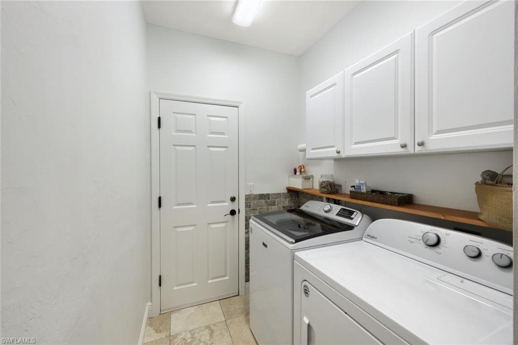 11641 Red Hibiscus DR, BONITA SPRINGS FL 34135-23