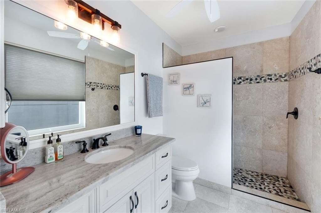 11641 Red Hibiscus DR, BONITA SPRINGS FL 34135-18