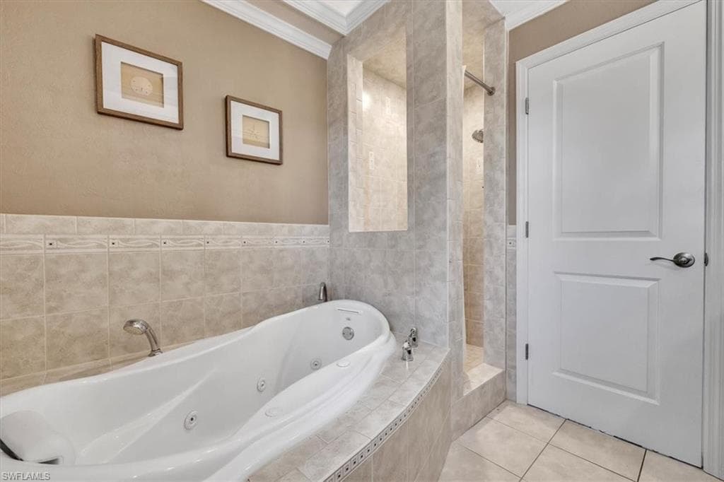 5305 Malaluka CT, CAPE CORAL FL 33904-21