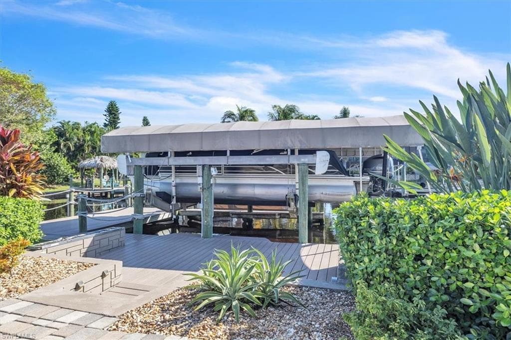 5305 Malaluka CT, CAPE CORAL FL 33904-39