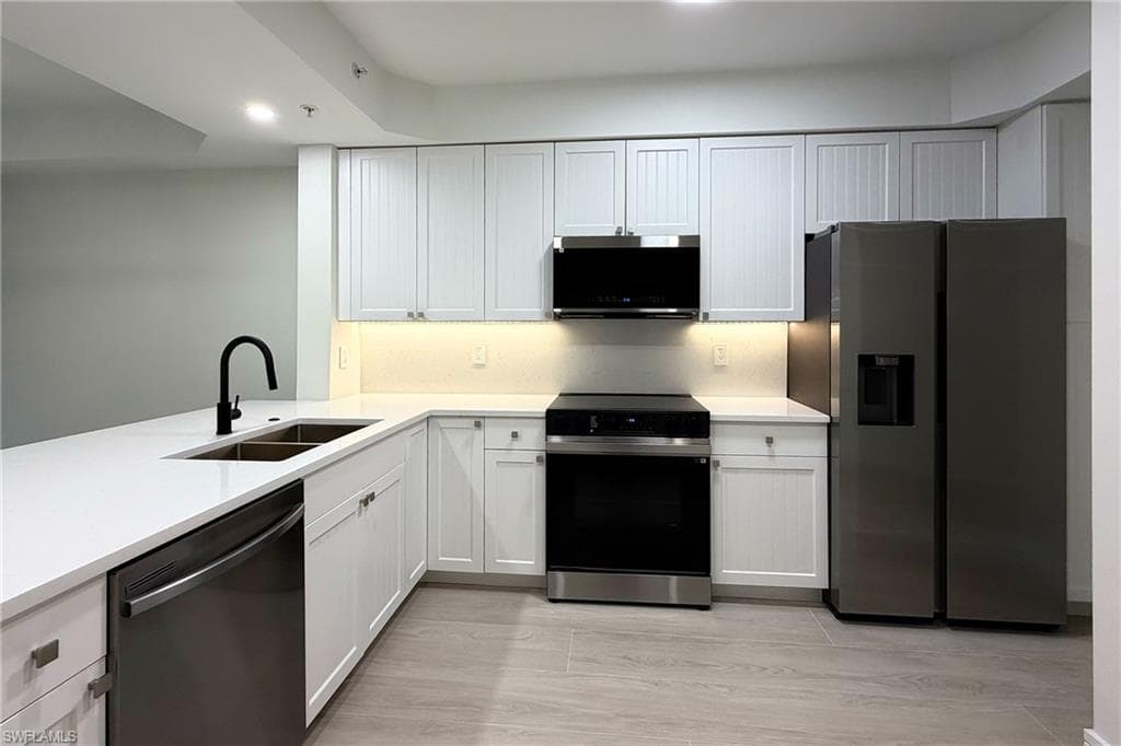 1100 Pine Ridge RD # A106, NAPLES FL 34108-12