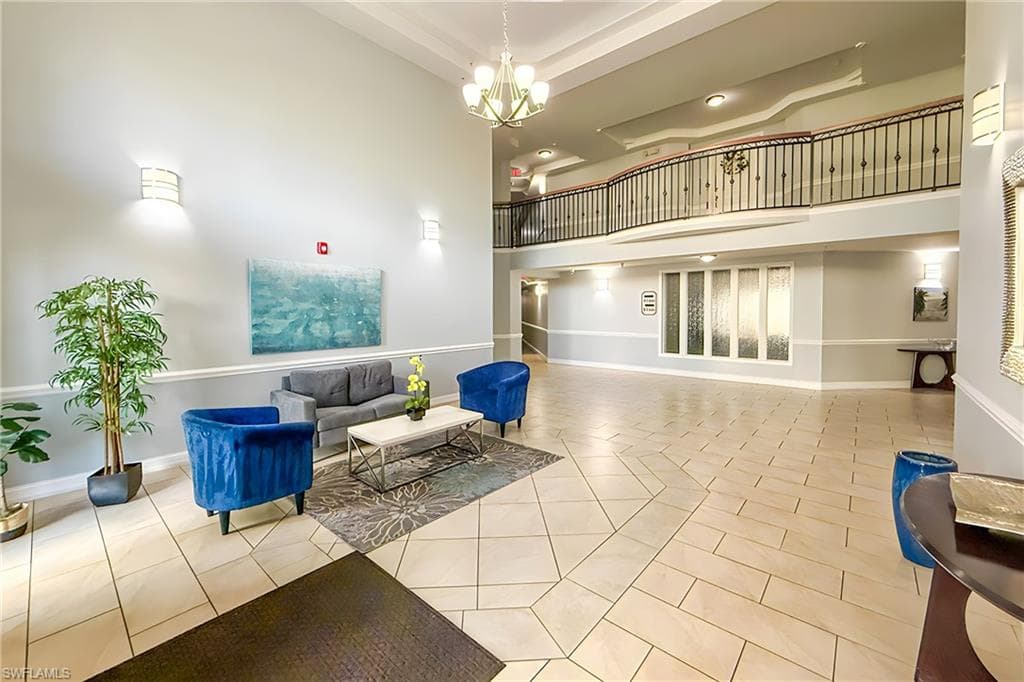 1100 Pine Ridge RD # A106, NAPLES FL 34108-21