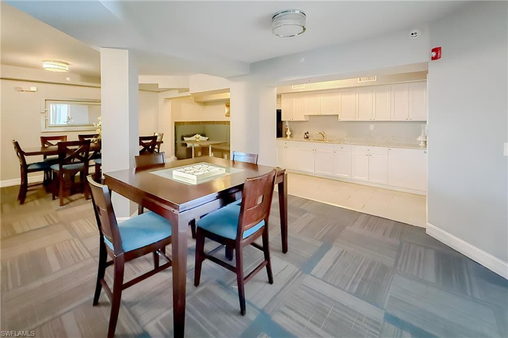 1100 Pine Ridge RD # A106, NAPLES FL 34108-23